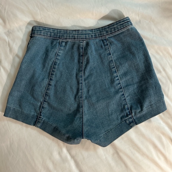 High Waisted Jean Shorts! - Picture 3 of 4